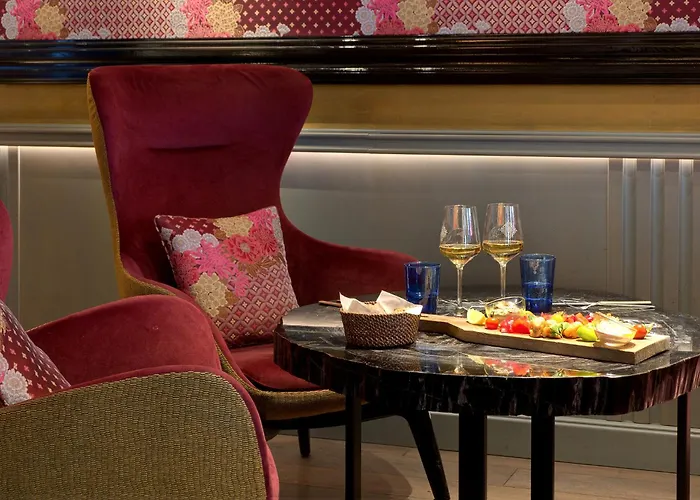 Hotel La Demeure Montaigne Parigi